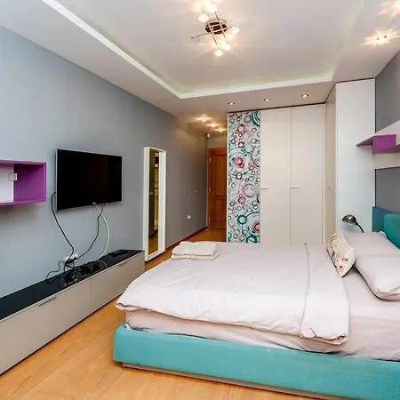 Luxury 3-bed Penthouse Sleeps 6 Szófia