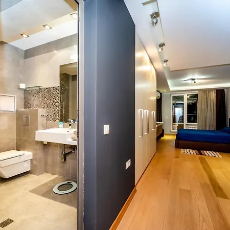 아파트 Luxury 3-bed Penthouse Sleeps 6 소피아