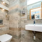 Luxury 3-bed Penthouse Sleeps 6 Sofia