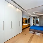 Luxury 3-bed Penthouse Sleeps 6 * Sofia