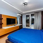 Luxury 3-bed Penthouse Sleeps 6