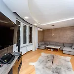 Luxury 3-bed Penthouse Sleeps 6
