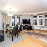 Apartment Luxury 3-bed Penthouse Sleeps 6