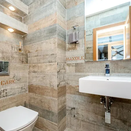 Luxury 3-bed Penthouse Sleeps 6 索菲亞