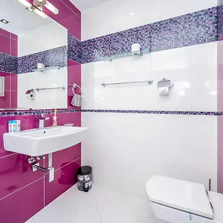 Apartment Spacious Lovely 3-bed With Big Balcony
