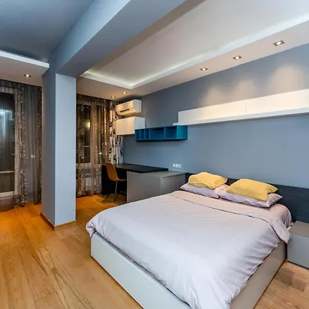 Luxury 3-bed Penthouse Sleeps 6 * Sofia