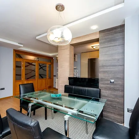 Luxury 3-bed Penthouse Sleeps 6 * Sofia